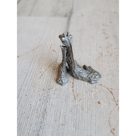 Vintage pewter giraffe mama baby miniature figure decor - Picture 4 of 6